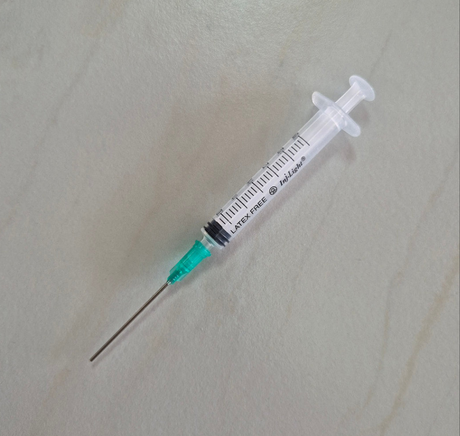 Ink Syringe and blunt needle for refilling ink cartridges